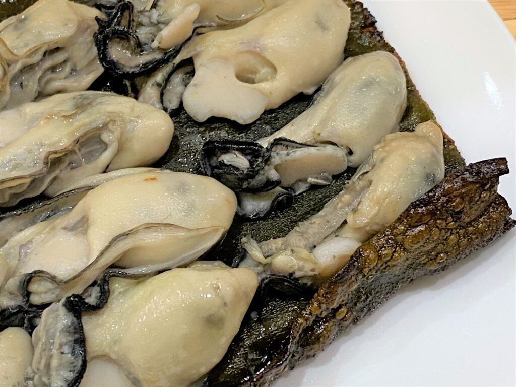 牡蠣の昆布バター蒸し